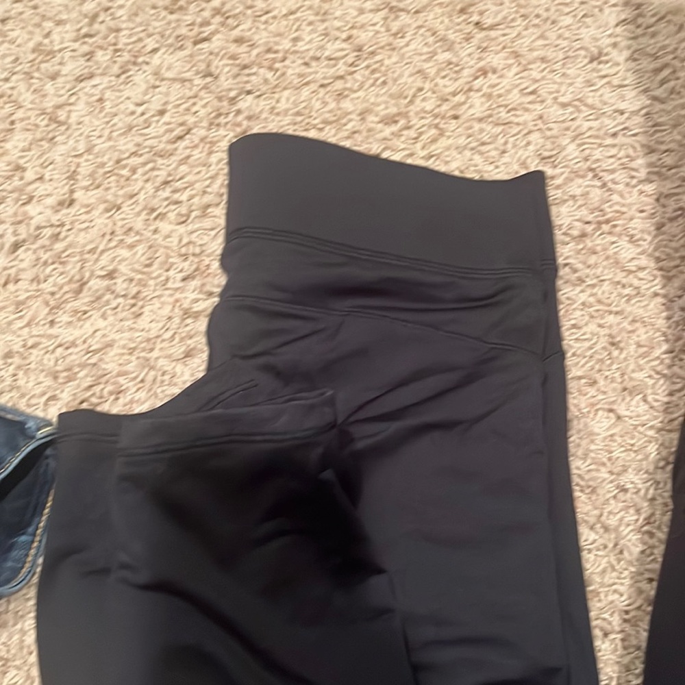 Never worn-UA Leggings